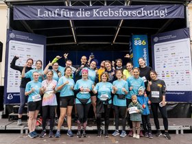Prof. Sibilia und weitere CCC-Mitglieder und Unterstützer:innen beim Krebsforschungslauf 2022 ©MUW/Robert Harson Professorin Sibilia, weitere CCC-Mitglieder und Unterstützer:innen beim Krebsforschungslauf 2022 ©MUW/Robert Harson