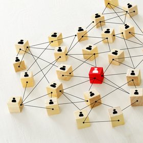 Abstract illustration of networked people ©tomertu/Shutterstock.com